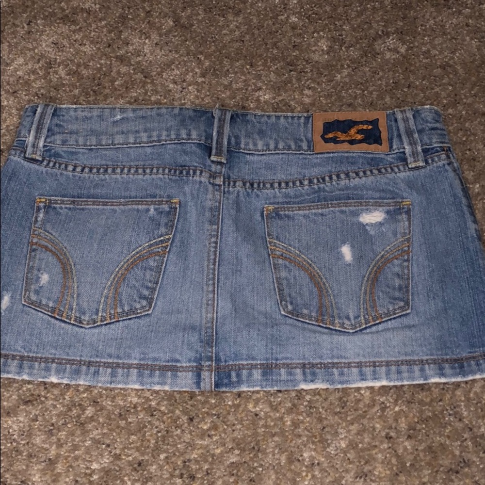 Hollister - Picture 2 of 2